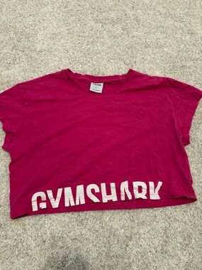 BUNDLE OF 2 Gymshark Cropped Logo Tee